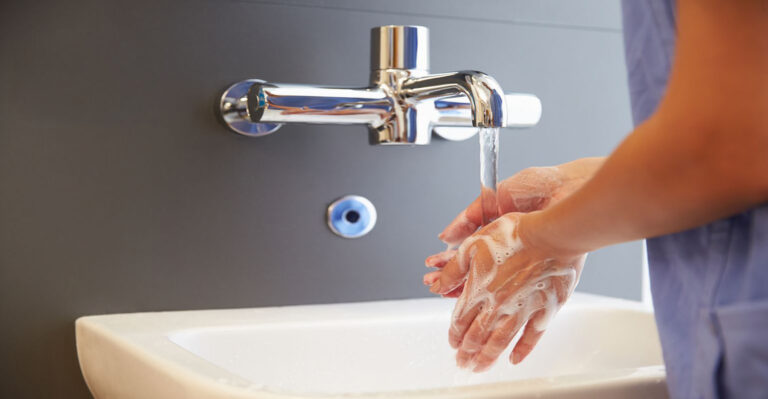 Read more about the article The Smart Guide to Choosing Hospital-Grade Faucets