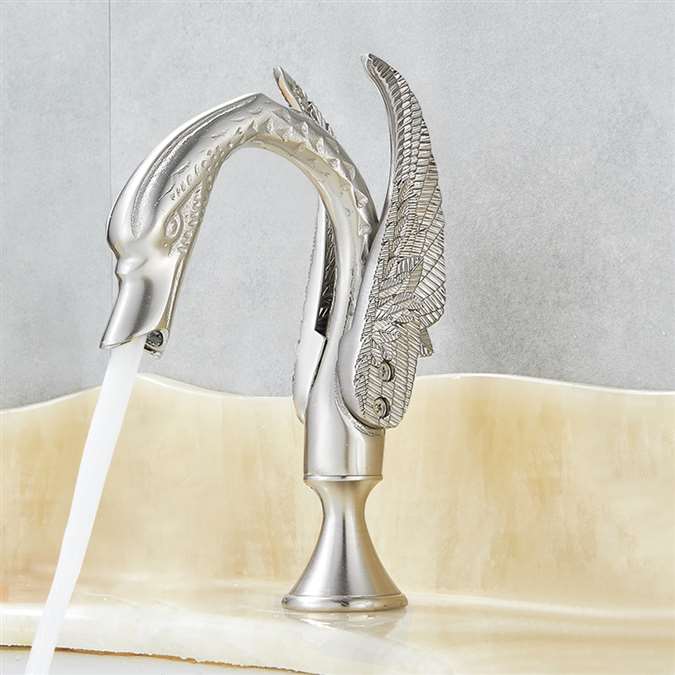 Read more about the article BathSelect Swan Touchless Faucet Review