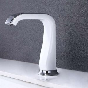 Read more about the article White Chrome & Romo Digital Black Touchless Faucet Review